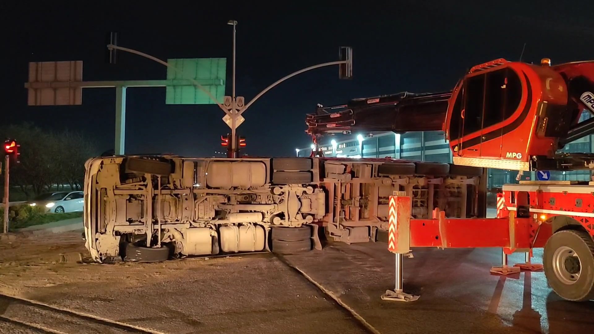 A R N A V U T K O Y’ D E T I R D E V R I L D I Y O L T R A F I G E 1265613 376750