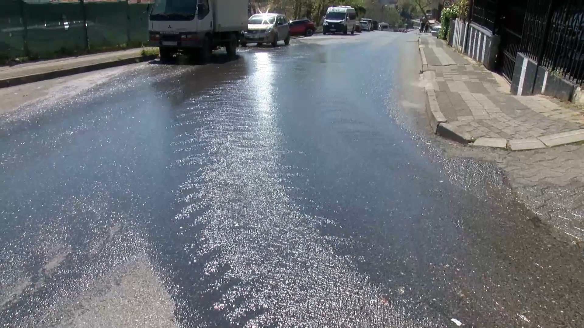 A T A S E H I R’ D E S E B E K E S U Y U N U T A S I Y A N B O R U P 1278943 380584