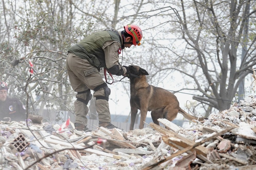 Afetlere Hazirlikta Örnek Adim Beyli̇kdüzü’nde Kapsamli Tatbi̇kat (4)