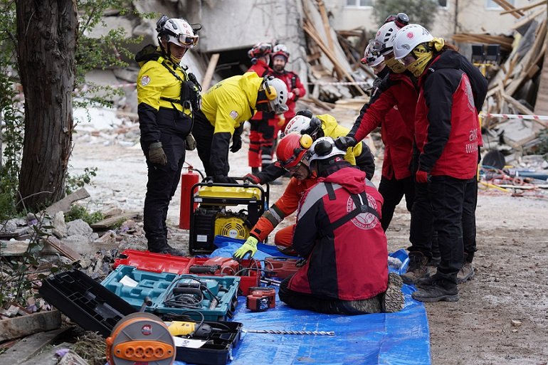 Afetlere Hazirlikta Örnek Adim Beyli̇kdüzü’nde Kapsamli Tatbi̇kat (6)