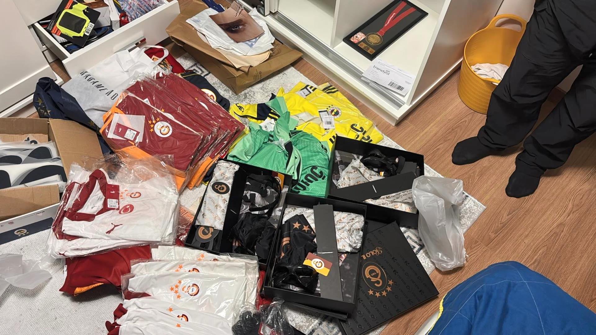 B E S I K T A S F E N E R B A H C E M A C I N D A K A R A B O R S A 1272004 378578