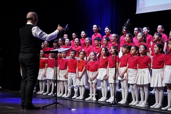 Beyli̇kdüzü Çocuk Korolari Festi̇vali̇ Başladi (2)