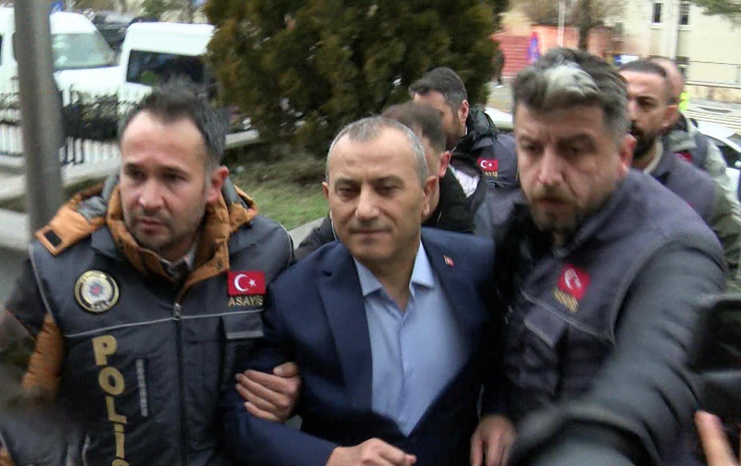 E S K I T U N C E L I V A L I S I S O N E L A D L I Y E Y E S E V K 1270272 378040-1