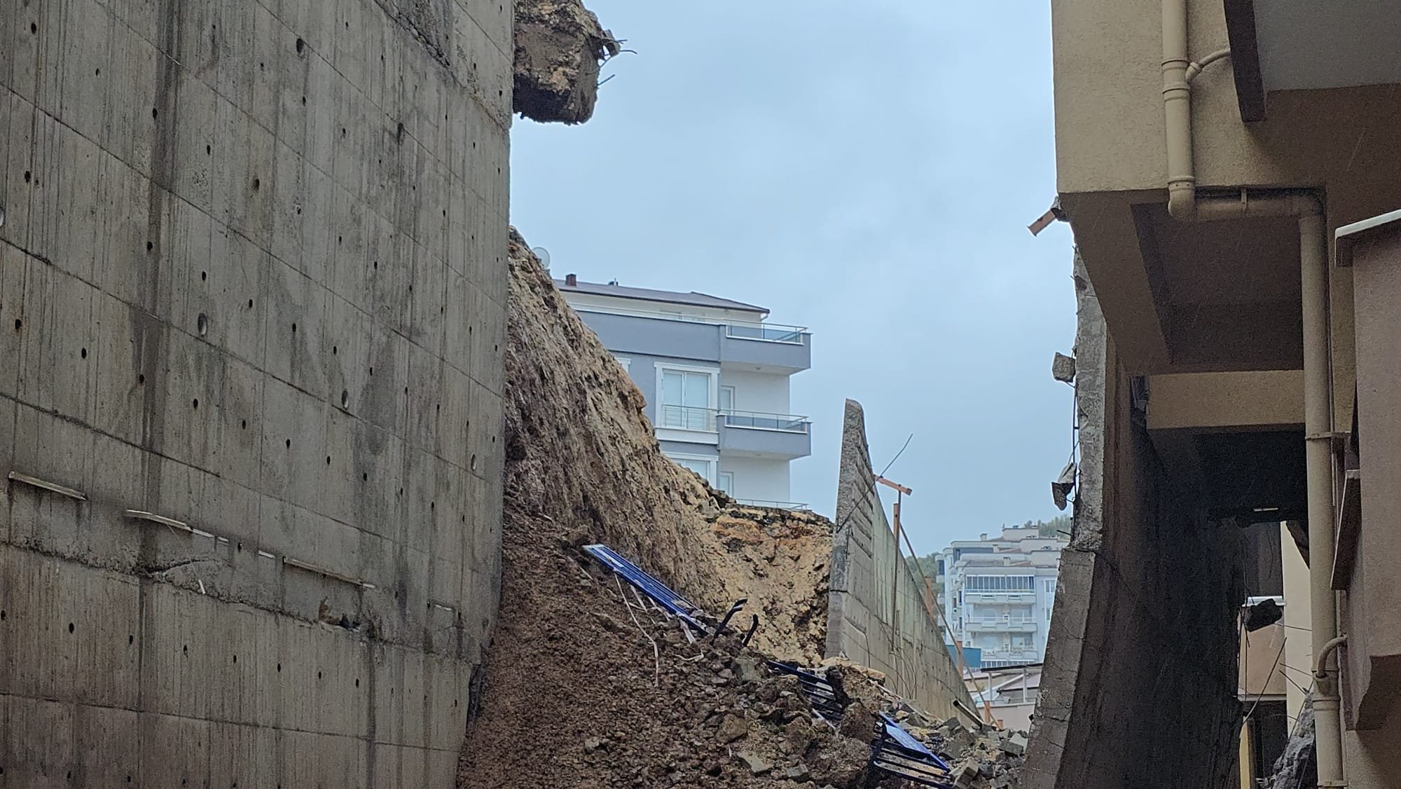 I S T I N A T D U V A R I C O K T U 7 K A T L I B I N A N I N 2 1272998 378889