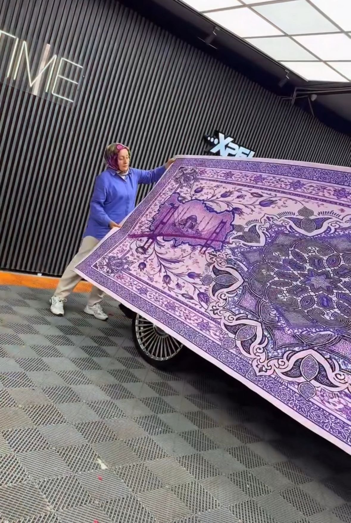 O T O M O B I L I N I T U R K M O T I F L E R I N I N Y E R A L D I G I 1281733 381360