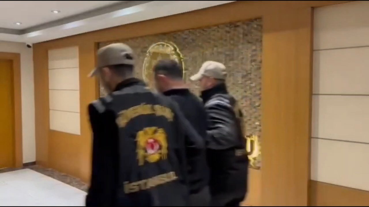 P O L I S L E R E Y O N E L I K A L A Y C I I F A D E K U L L A N A R A 1251950 372548