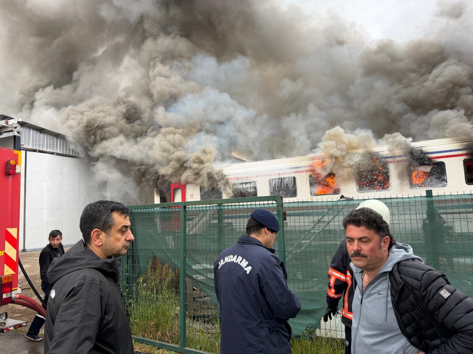 T E S I S T E U R E T I L E N V A G O N Y A N D I 1266174 376942