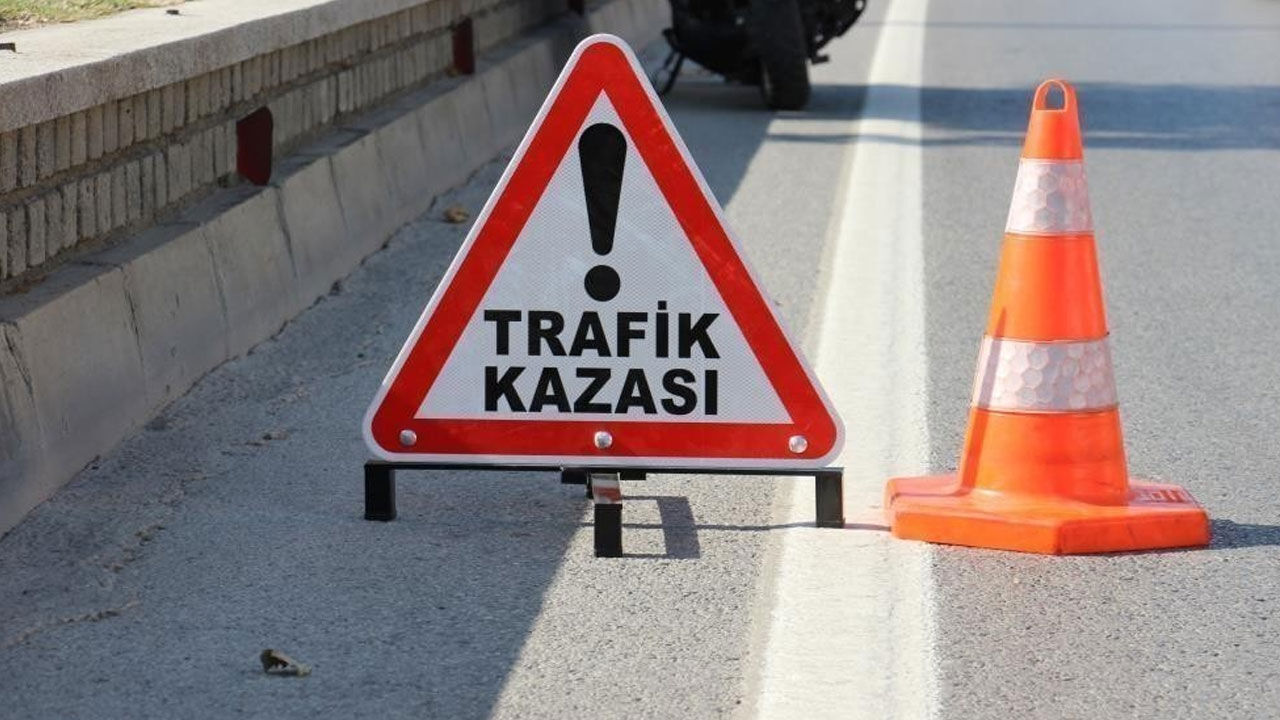 Su tankeri devrildi, cadde göle döndü! 1 kişi yaralandı