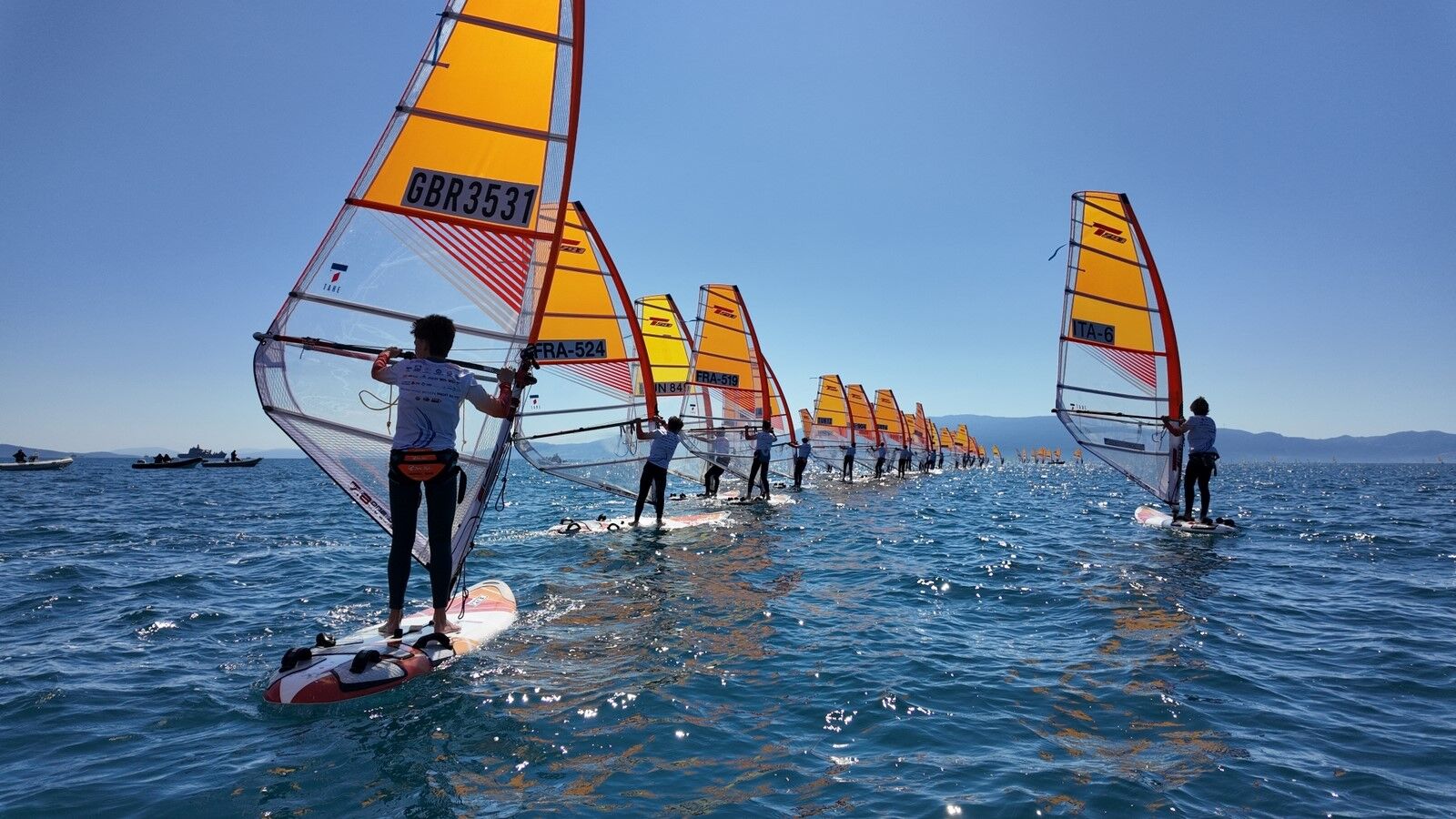 W I N D S U R F T E C H N O 293 D U N Y A S A M P I Y O N A S I F O 1250468 372055