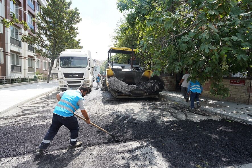 Beyli̇kdüzü’nde Yol Bakim Ve Yeni̇leme Çalişmalari Hiz Kesmeden Sürüyor (13)