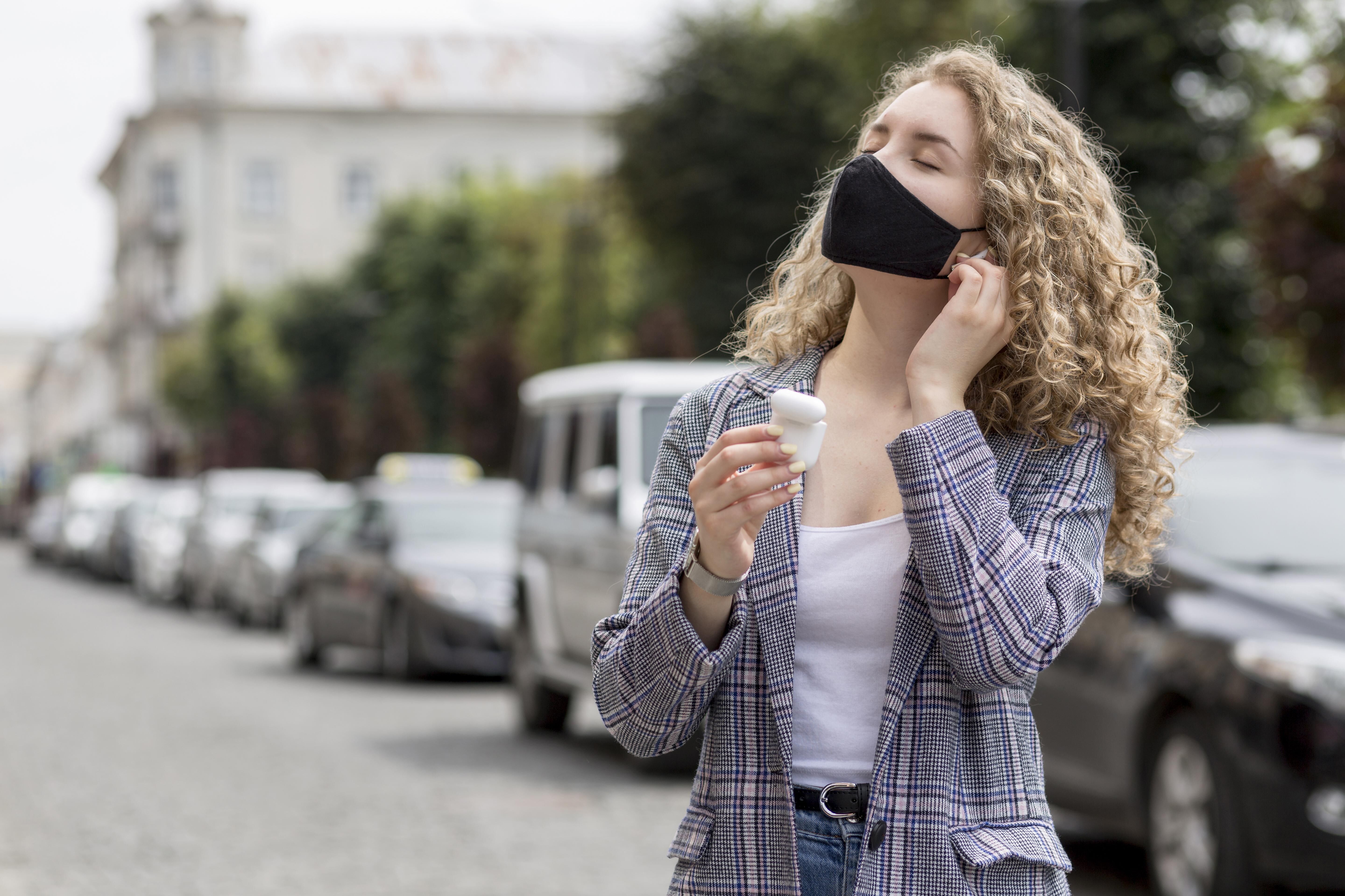 1790062500 Woman With Mask Outdoor