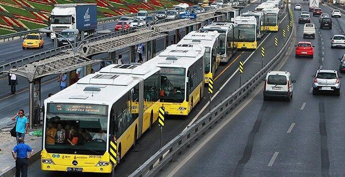 İstanbul'da okulların ilk günü toplu ulaşım ücretsiz