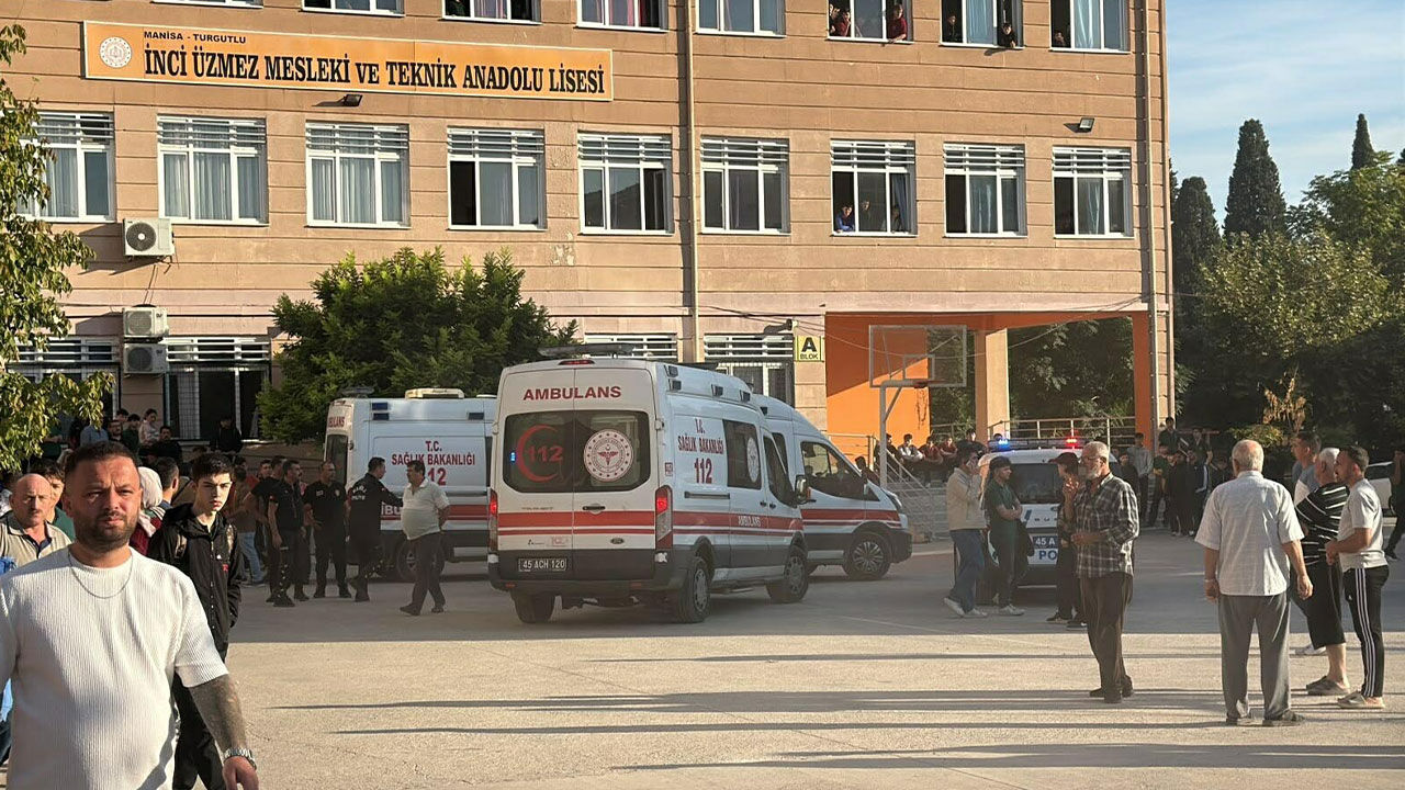 Okulun önünde ateş açıldı; yaralılar var