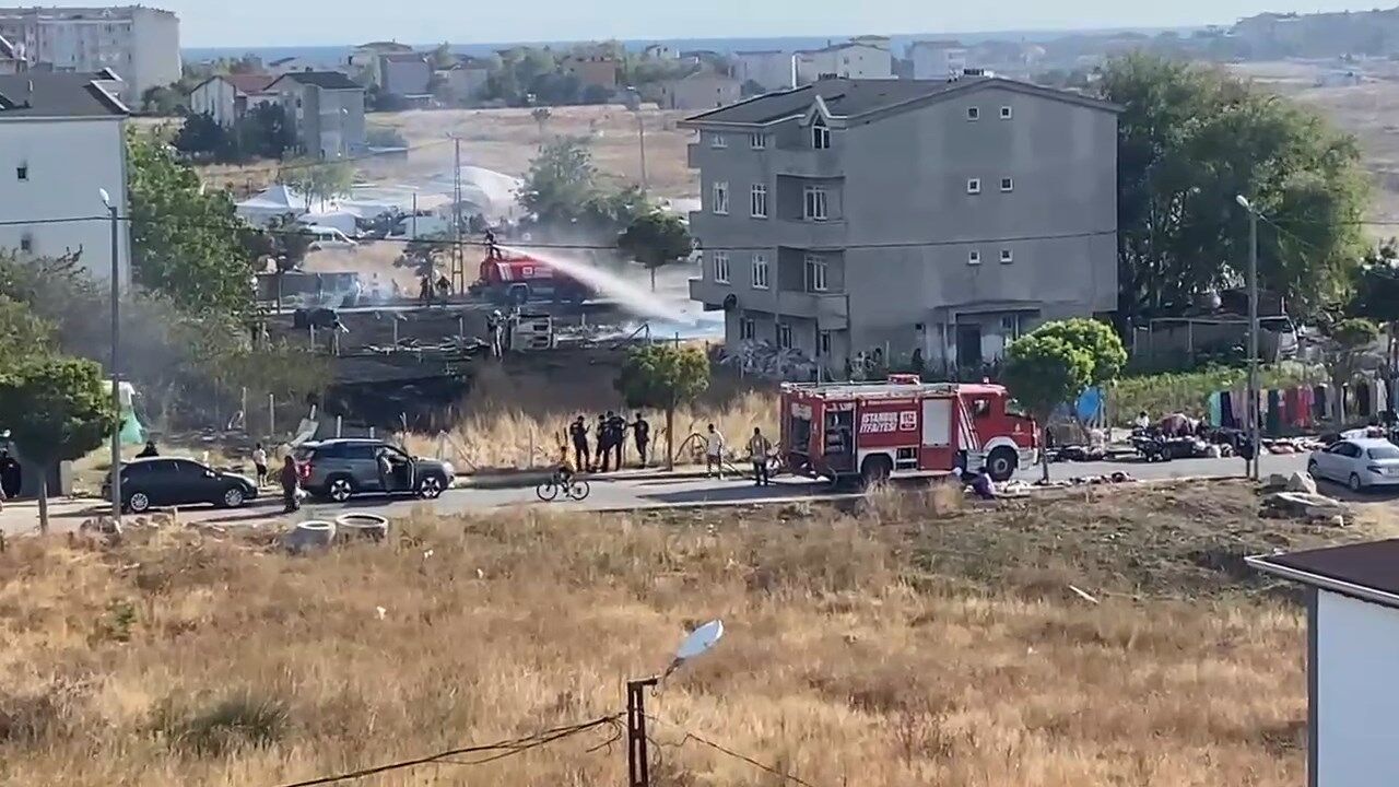 Silivri’de otluk alanda çıkan yangın söndürüldü
