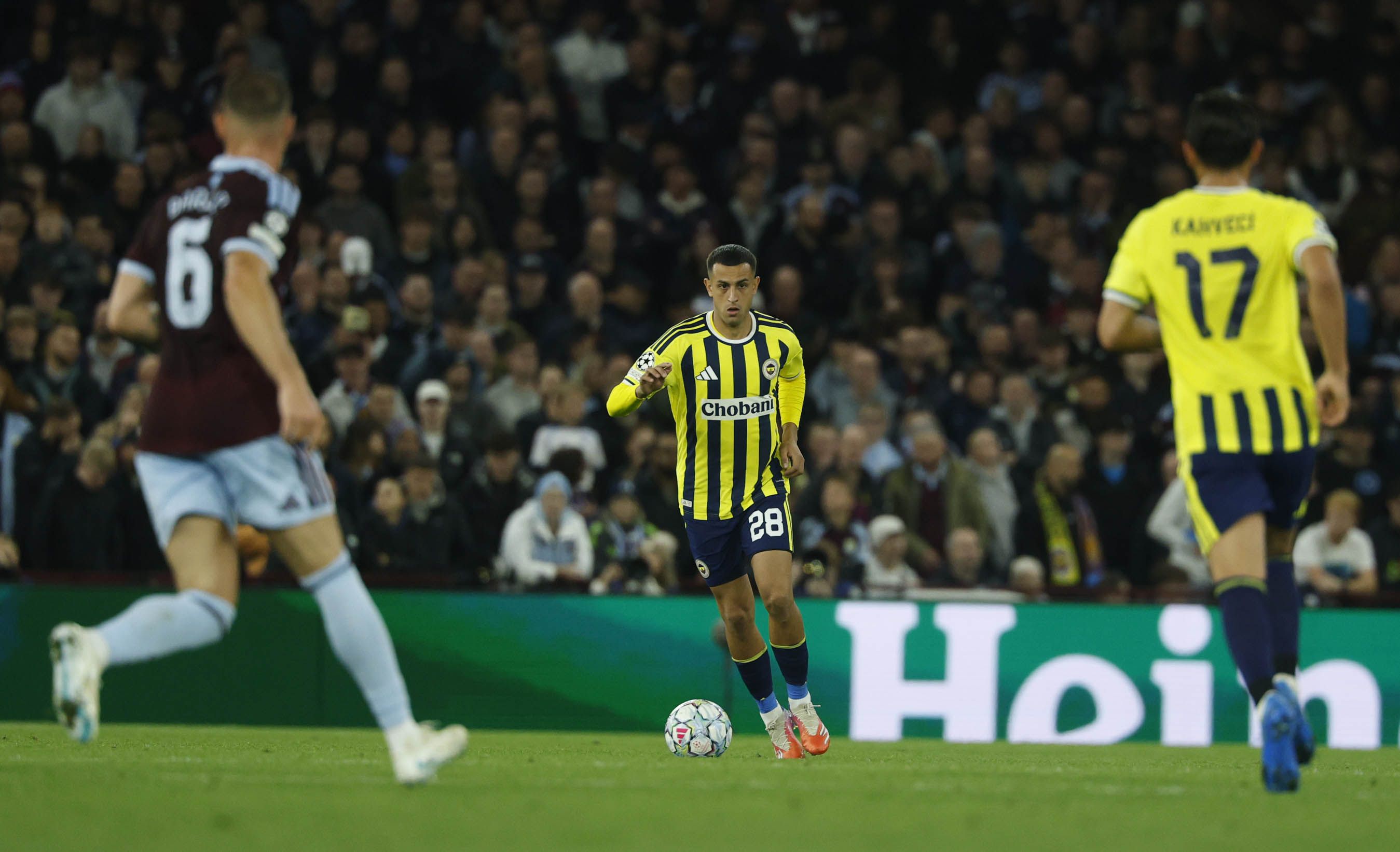 A S T O N V I L L A F E N E R B A H C E 6 F O T O G R A 1555253 462837
