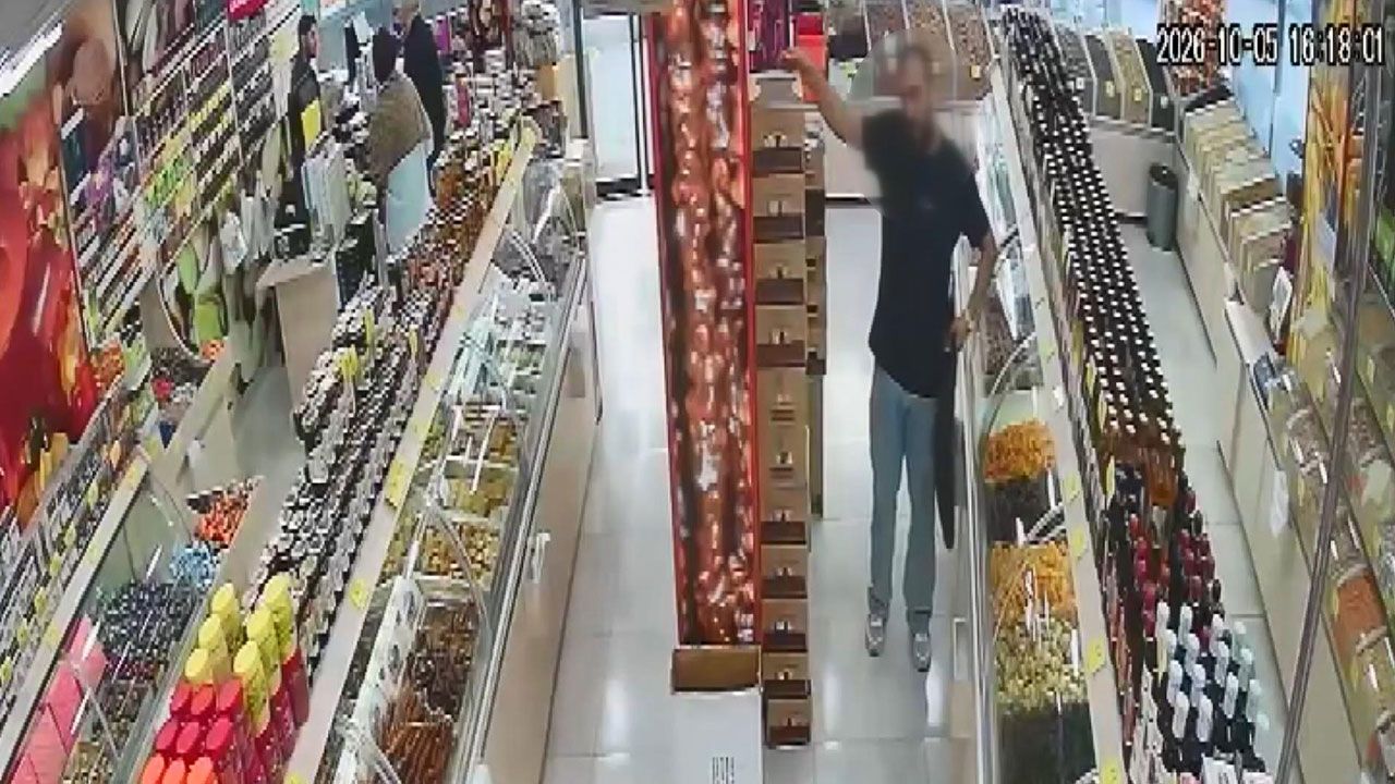 Avcılar’da kahve hırsızlığı kamerada: Çalışan seslenince kaçtı