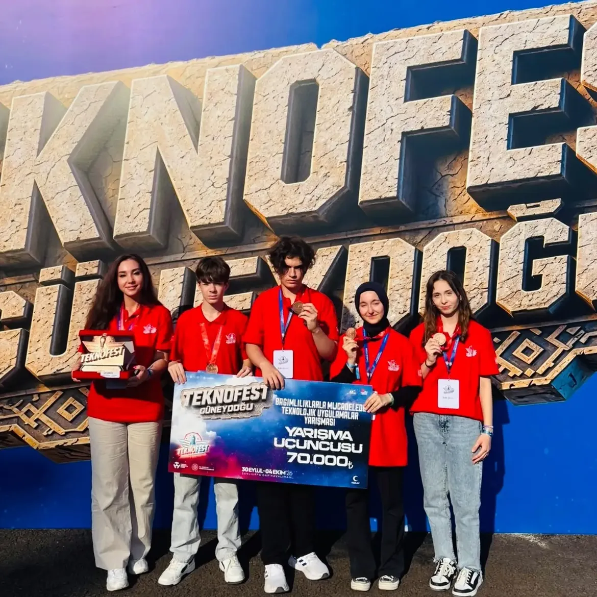 Teknofest 2026 Bağımlılıklarla Mücadele Kategorisinde Yarışan Overclock Takımımız, Şanlıurfada